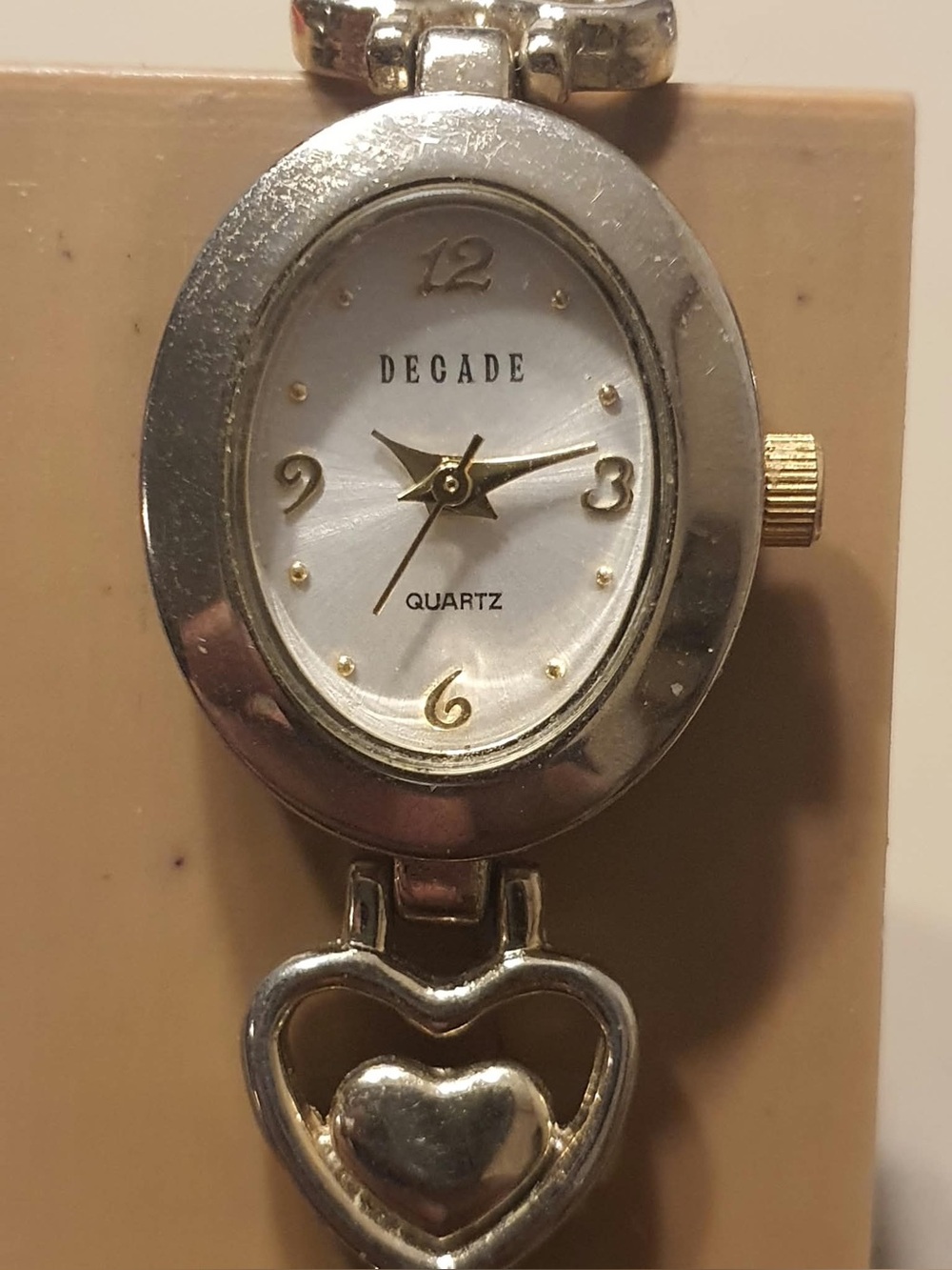 🦋10/$20🦋 Decade Goldtone/Silver Stainless Steel Hearts Women's Watch
